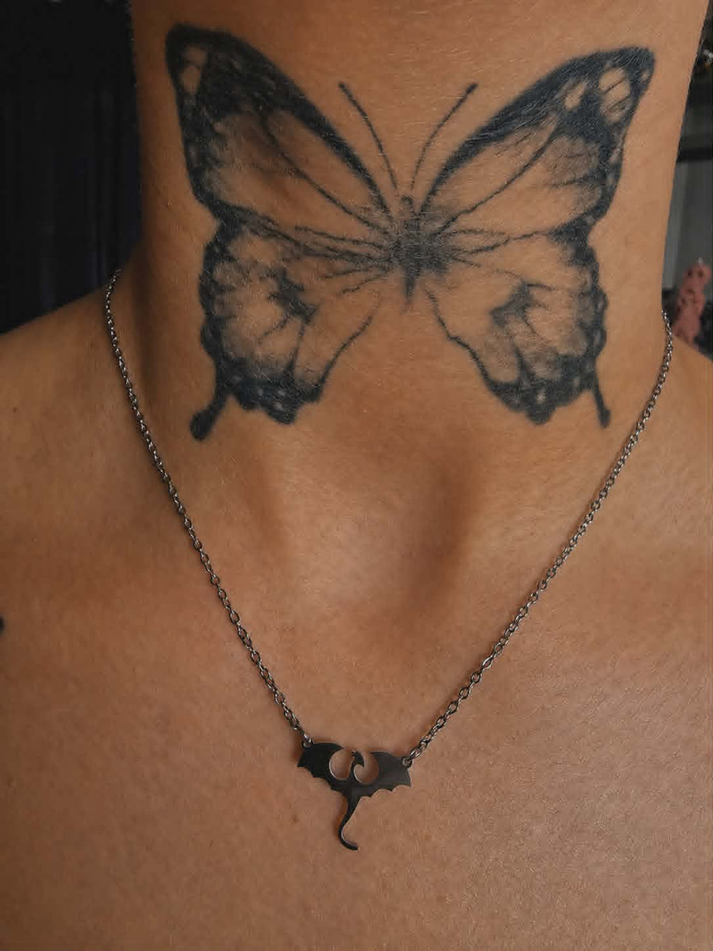 collier pendentif dragon