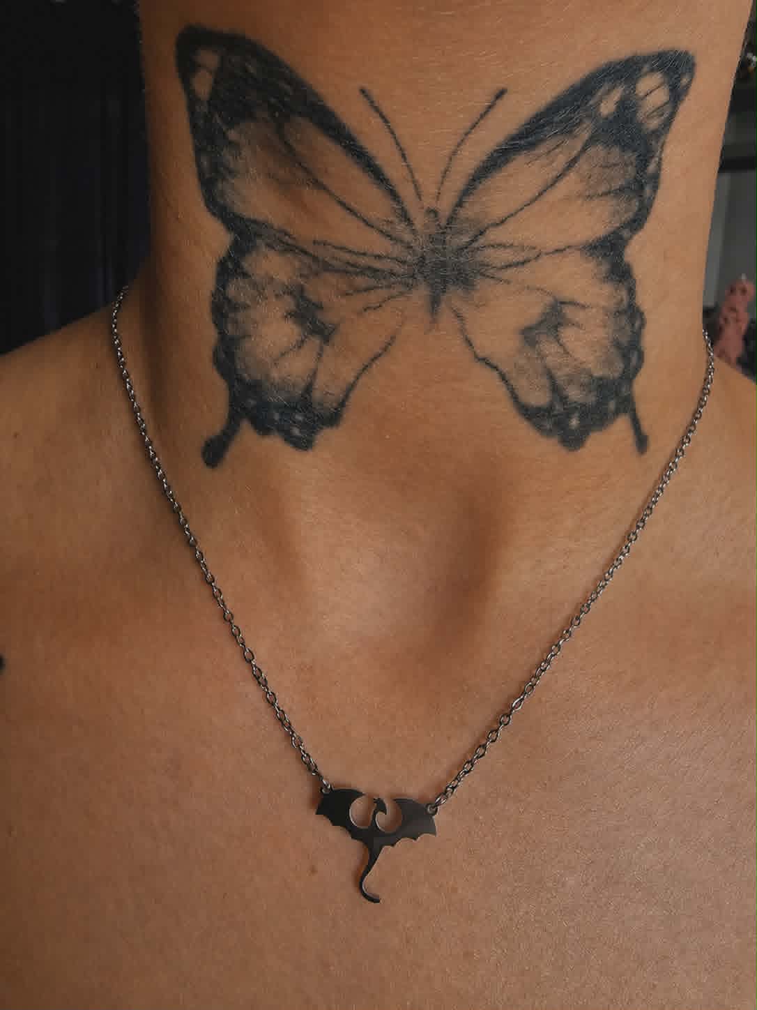 collier pendentif dragon