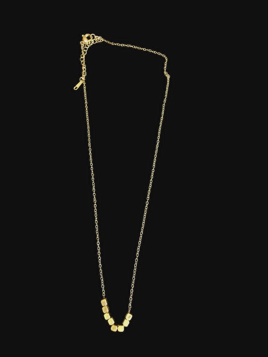 collier cubique élègant